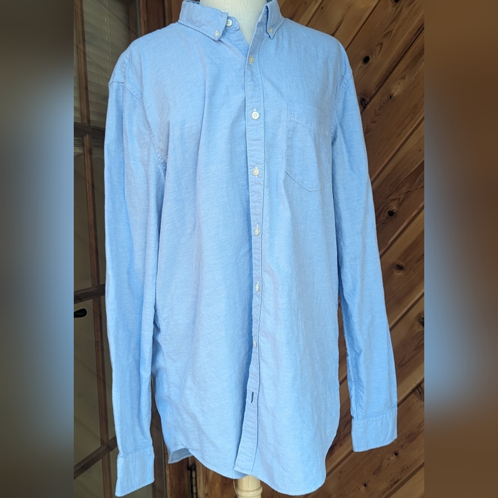 American Eagle button down long sleeve shirt